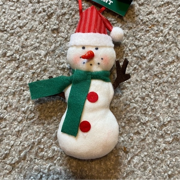 Snowman Plush Stuffed Soft Christmas Tree Ornament White NEW - Picture 4 of 5